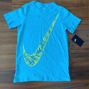 New rare color Nike T-shirt